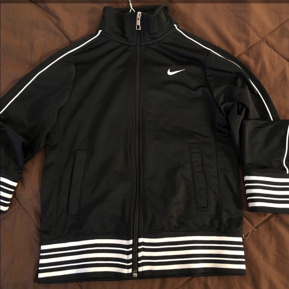 black nike jacket